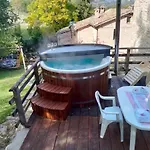 Maison En Pierre *