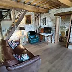 Maison En Pierre شاليه *