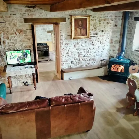 Maison En Pierre * Fiastra