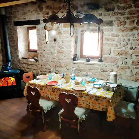 Maison En Pierre Fiastra