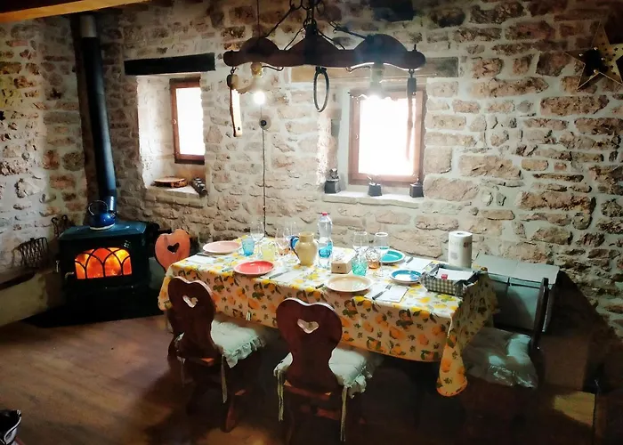 Maison En Pierre Fiastra